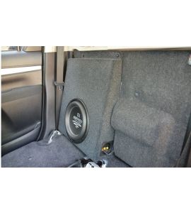 Toyota Hilux (2015->) subwoofer box (stealth). TOYOTA.02